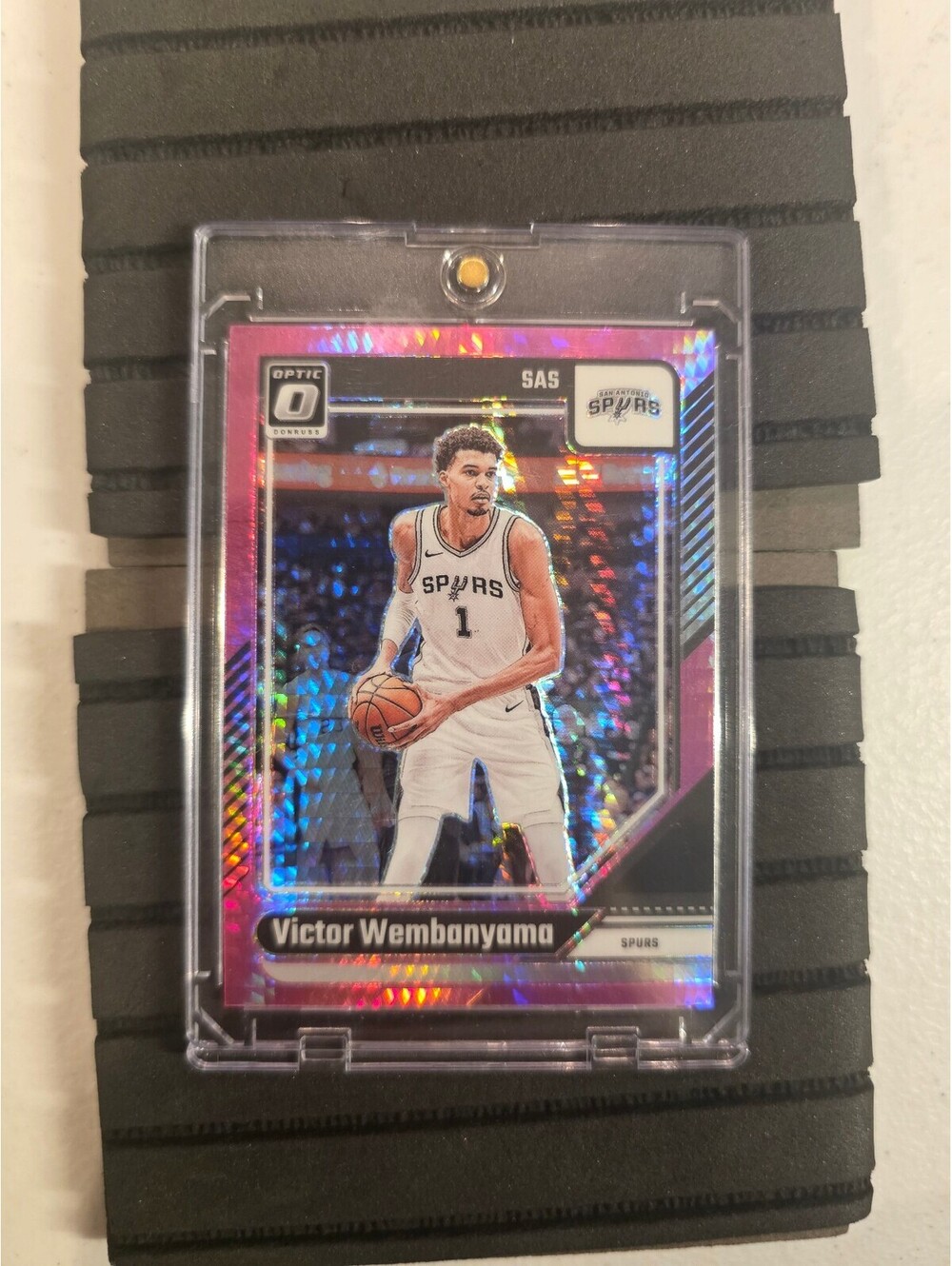 Victor Wembanyama pink optic 2024 card